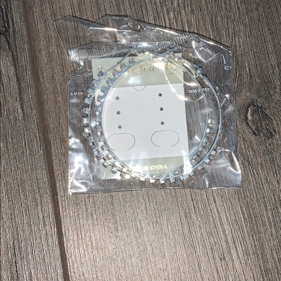 hoops - Picture 1 of 2